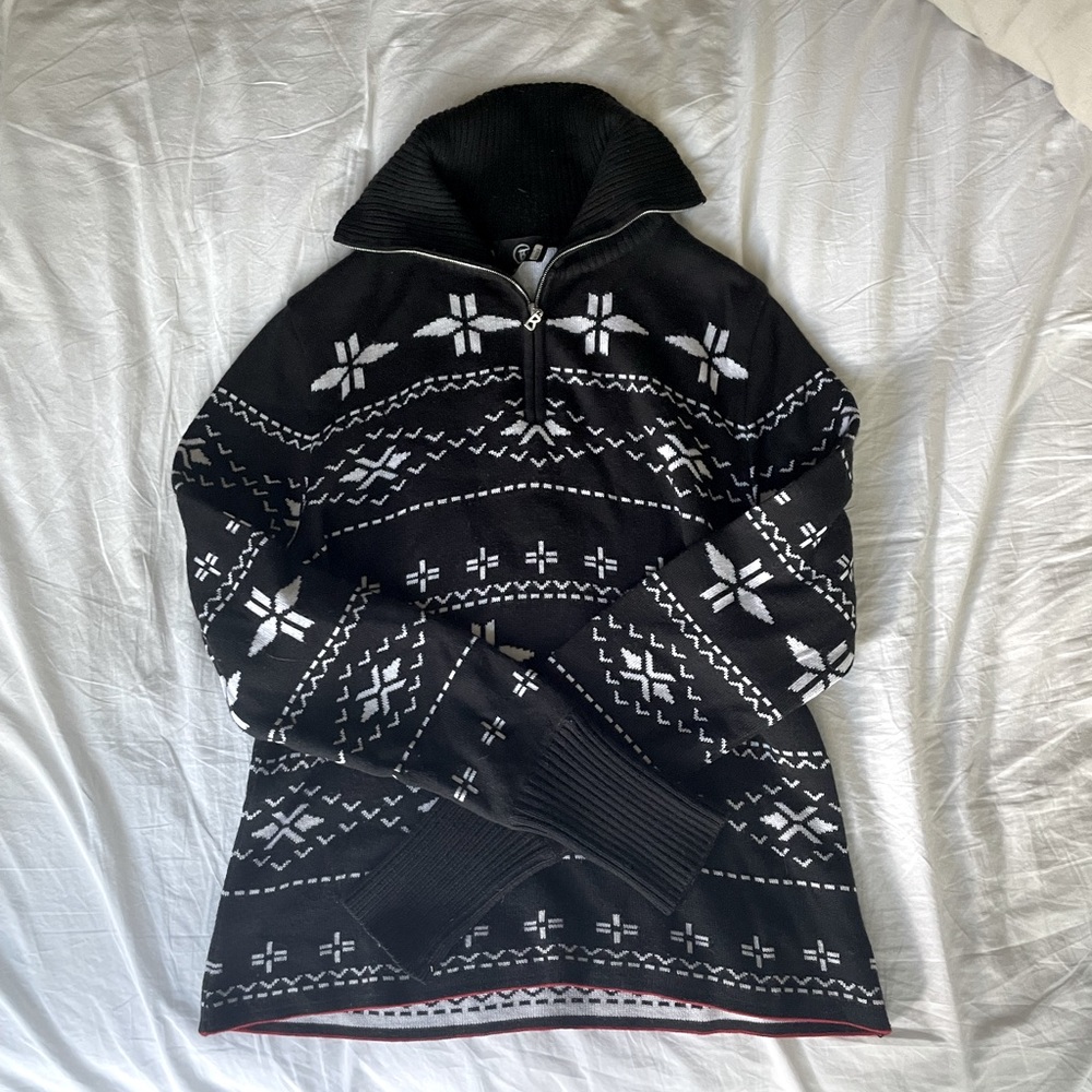 Black and White Patterned Sweater with Collar Size Small/Medium